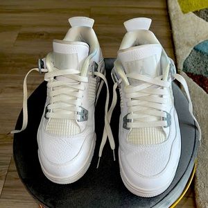 Authentic Jordan Retro 4 💕